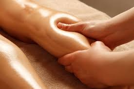 春の足のむくみケアをサポートする当サロン独自のリンパマッサージ