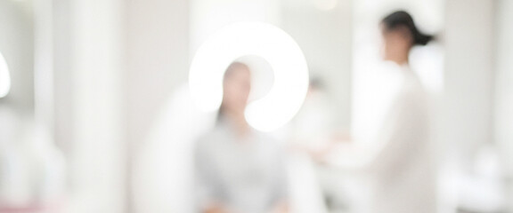 移転オープンを目前に控えた、新店舗の明るく開放的なメインルームの内装